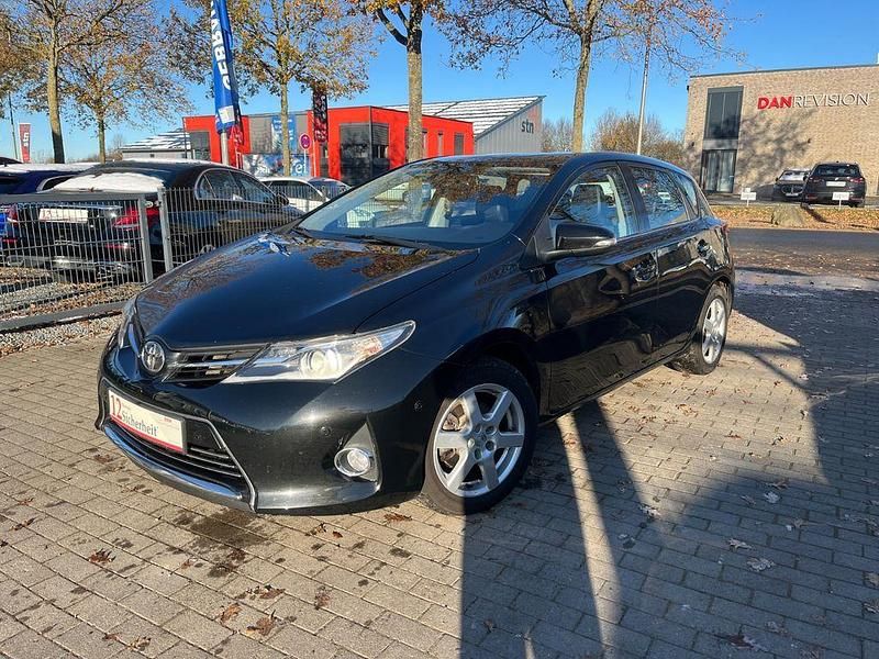 Schwarz Gebraucht 2013 Toyota Auris Executive Limousine | 10.490 € (Fairer Preis) - Bild 1/4