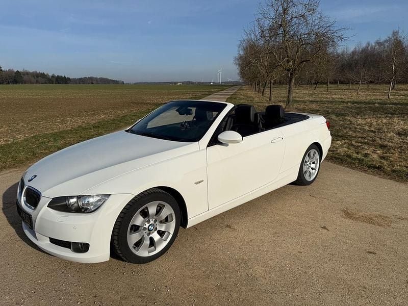 Gebraucht BMW 330 Cabriolet 231 PS (169 kW) 2008 Weiß Cabrio
