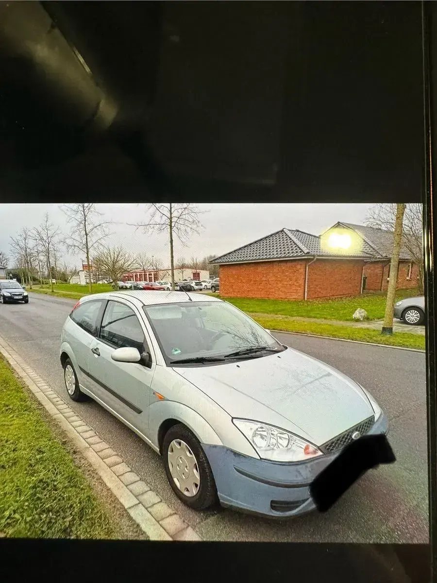 Käytetty Ford Focus 101 HP (74 kW) 2003 Harmaa Sedan