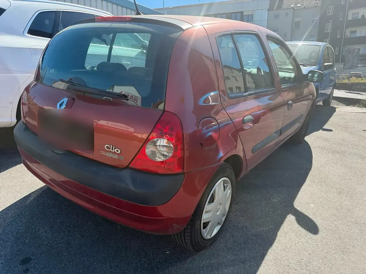 Używany Renault Clio II 75 KM (55 kW) 2005 Hatchback
