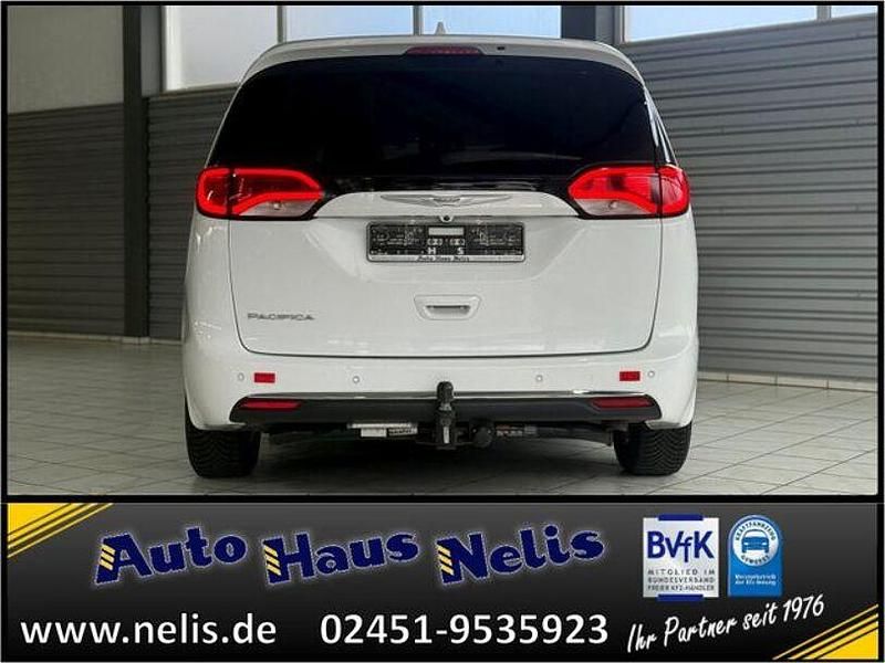 Gebraucht Chrysler Pacifica 291 PS (214 kW) 2016 Weiß Van / Kleinbus