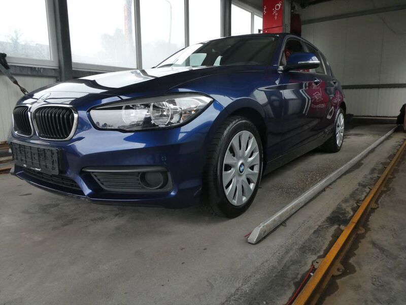 Blau Gebraucht 2016 BMW 118 Kleinwagen | 14.980 € (Guter Preis) - Bild 1/4