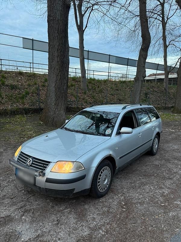 Second-hand VW Passat 101 CP (74 kW) 2003 Argintiu Break