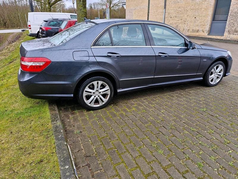 Gebraucht Mercedes E350 AMG 265 PS (194 kW) 2010 Grau Limousine