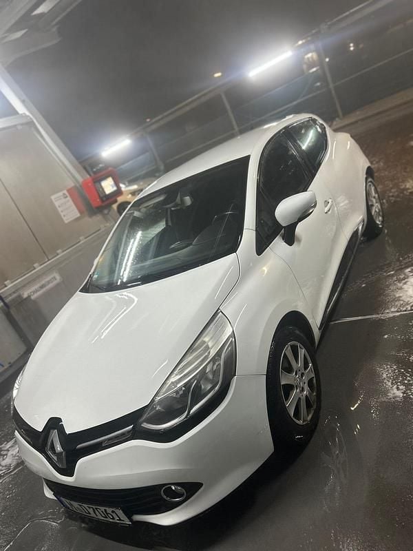 Gebraucht Renault Clio IV Intens 90 PS (66 kW) 2016 Weiß Kleinwagen