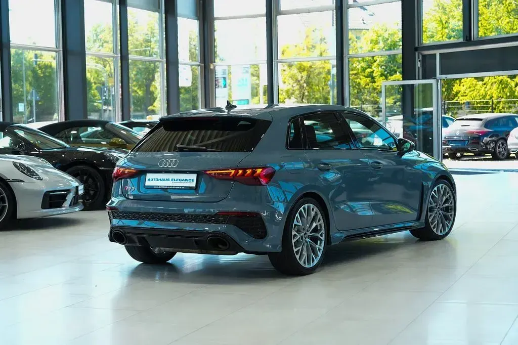 Gebraucht Audi RS3 Sport 400 PS (294 kW) 2023 Grau Limousine