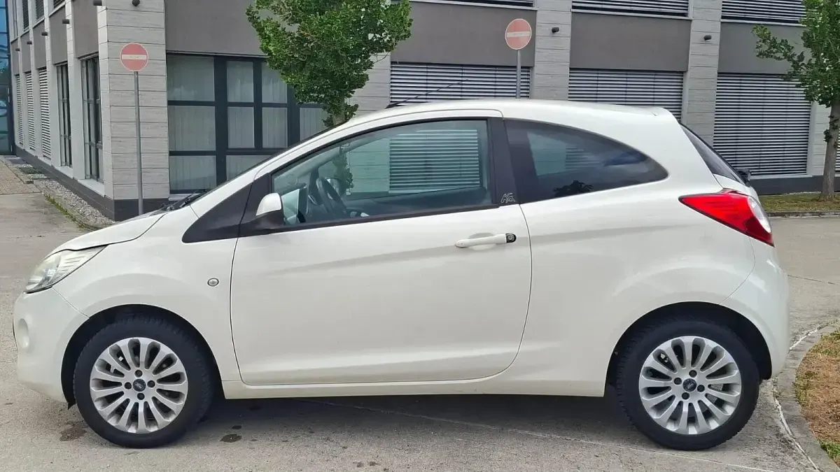 Gebraucht Ford Ka 69 PS (50 kW) 2010 Weiß Kleinwagen