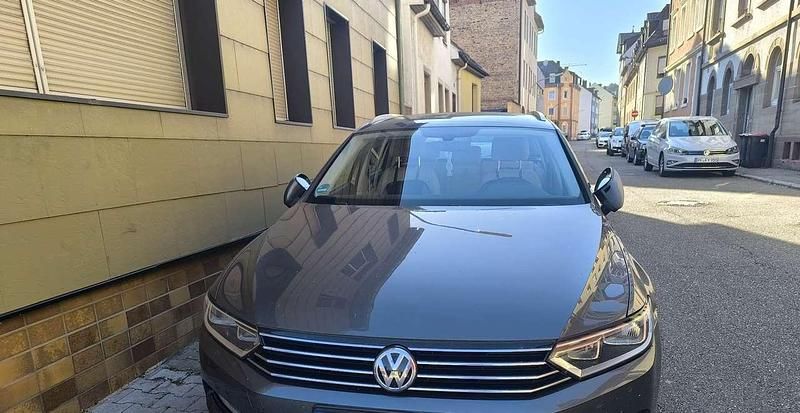 Gebraucht VW Passat Comfortline 120 PS (88 kW) 2016 Limousine