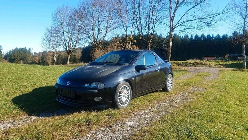 Gebraucht Opel Tigra 106 PS (77 kW) 1999 Schwarz Kleinwagen