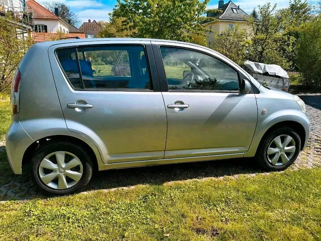 Gebraucht Daihatsu Sirion 70 PS (51 kW) 2007 Grau Kleinwagen