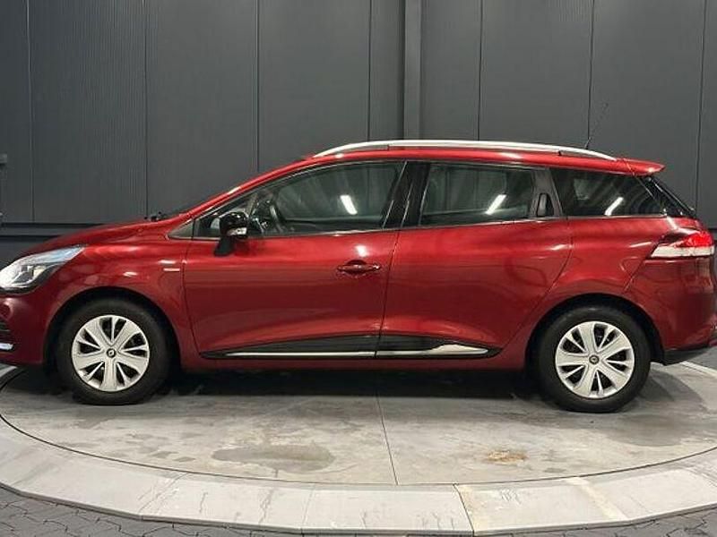 Gebraucht Renault Clio IV LIMITED 73 PS (53 kW) 2018 Rot Limousine