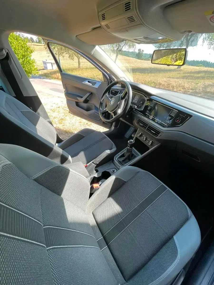 Gebraucht VW Polo 90 PS (66 kW) 2019 Grau Kleinwagen