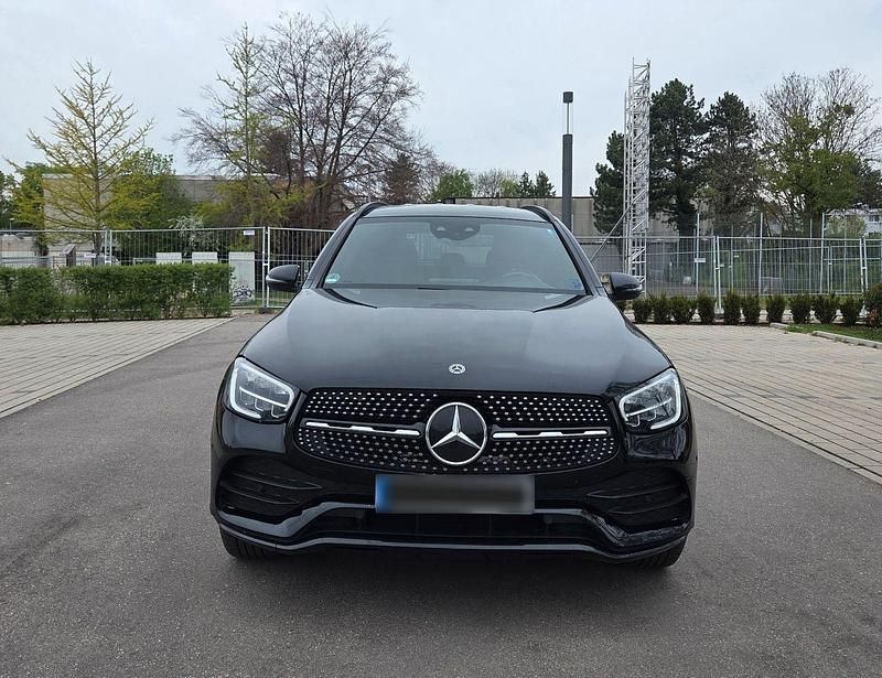 Gebraucht Mercedes GLC220 194 PS (142 kW) 2020 Schwarz SUV