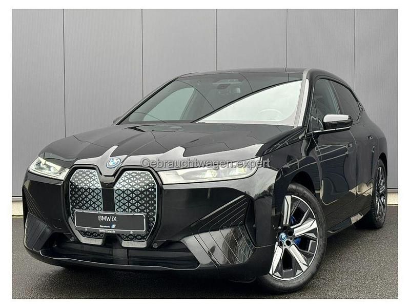Gebraucht BMW iX Sport Line 239 kW (326 PS) 2022 Saphirschwarz (metallic) SUV