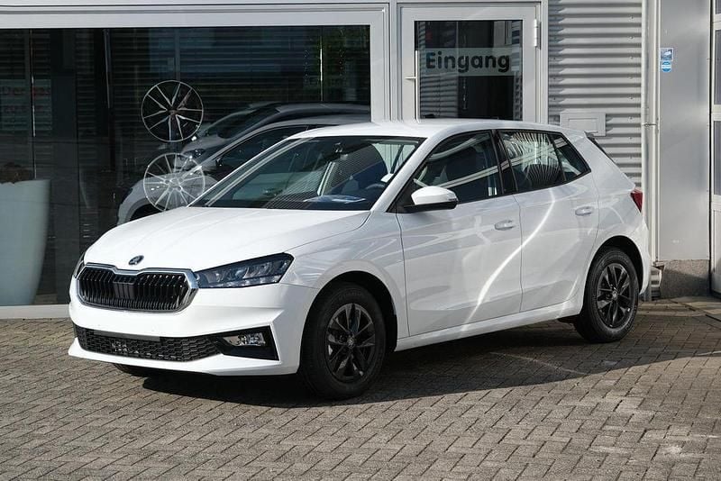 Moon weiß metallic Neu 2025 Skoda Fabia Selection Kleinwagen | 20.480 € (Guter Preis) - Bild 1/4