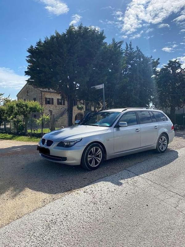 Grau Gebraucht 2008 BMW 520 Lifestyle Kombi | 7.000 € (Etwas zu teuer) - Bild 1/4
