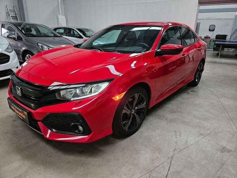 Gebraucht Honda Civic Elegance 129 PS (94 kW) 2017 Rally red Kleinwagen