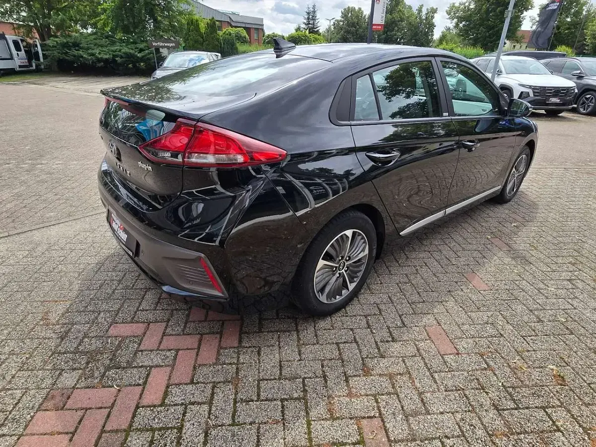 Gebraucht Hyundai Ioniq 141 PS (103 kW) 2021 Schwarz Kleinwagen