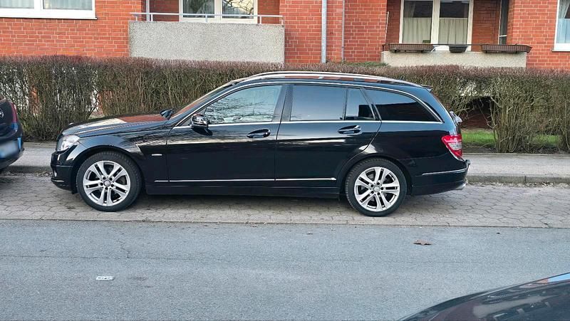 Gebraucht Mercedes C220 170 PS (125 kW) 2008 Schwarz Kombi