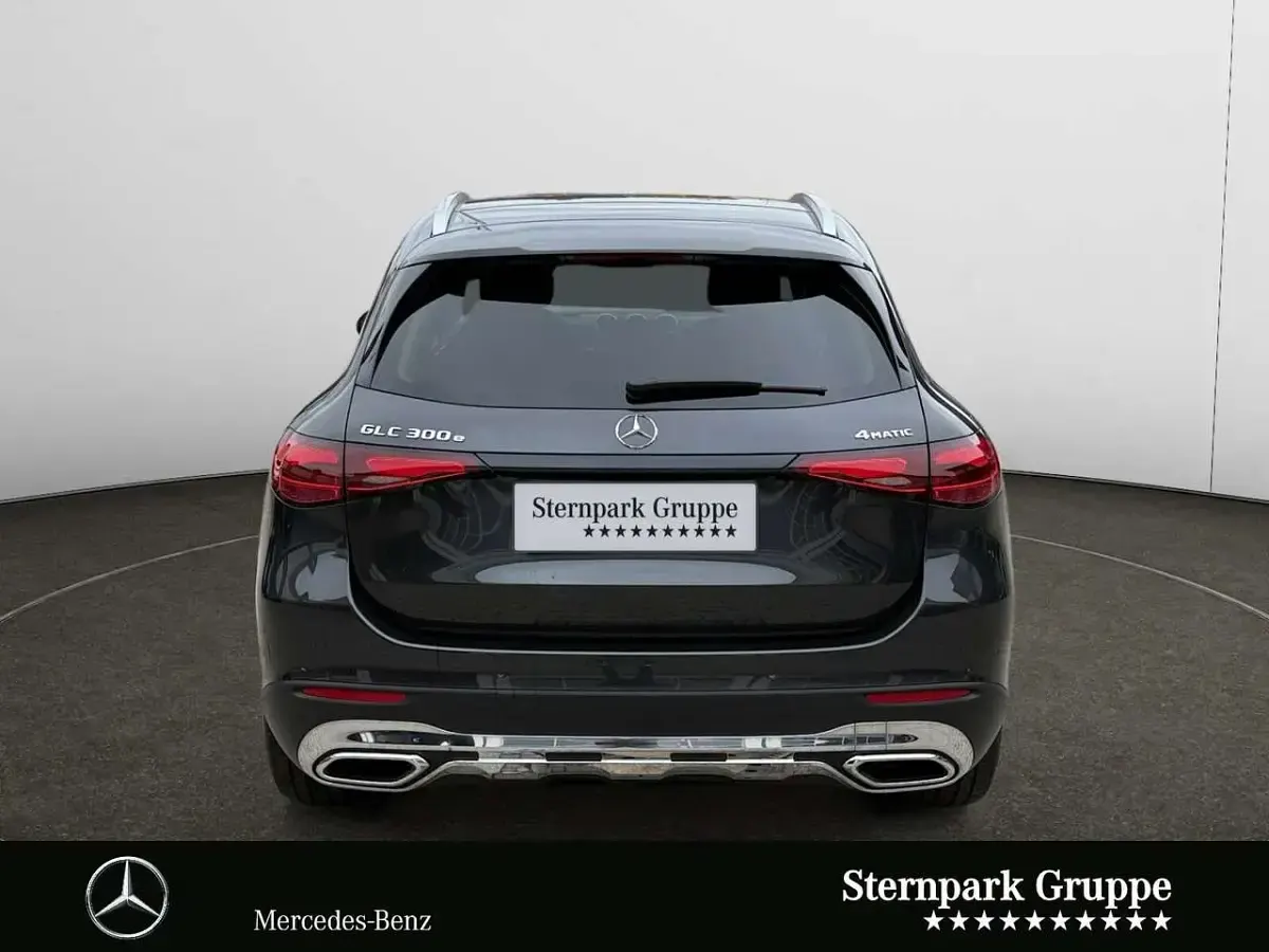 Gebraucht Mercedes GLC300 204 PS (150 kW) 2024 Grau SUV