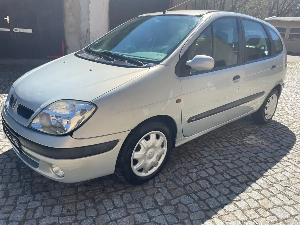 Gebraucht Renault Scénic 108 PS (79 kW) 2000 Silber Van / Kleinbus