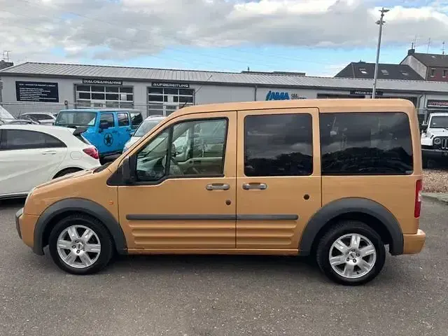 Gebraucht Ford Tourneo 90 PS (66 kW) 2009 Gold Kombi