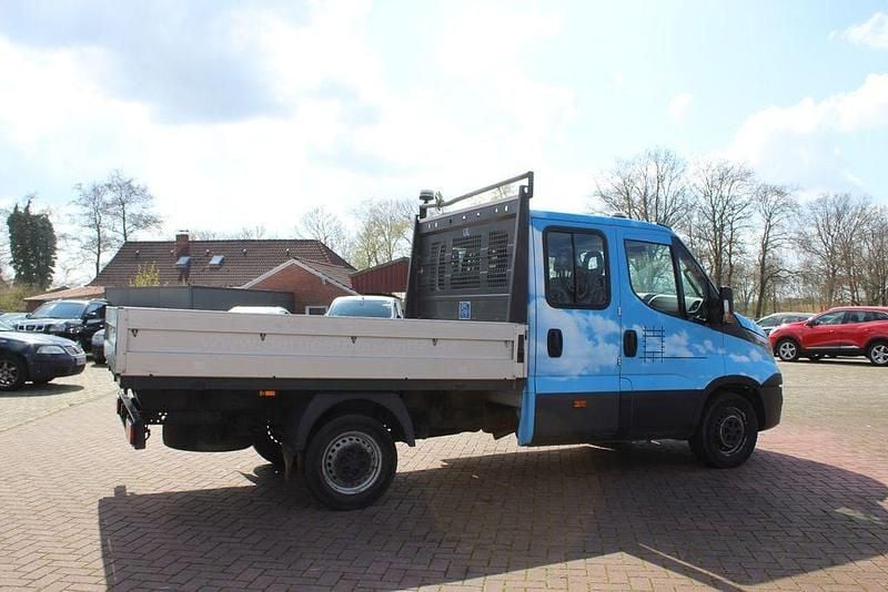 Gebraucht Iveco Daily 136 PS (100 kW) 2017 Weiß Limousine