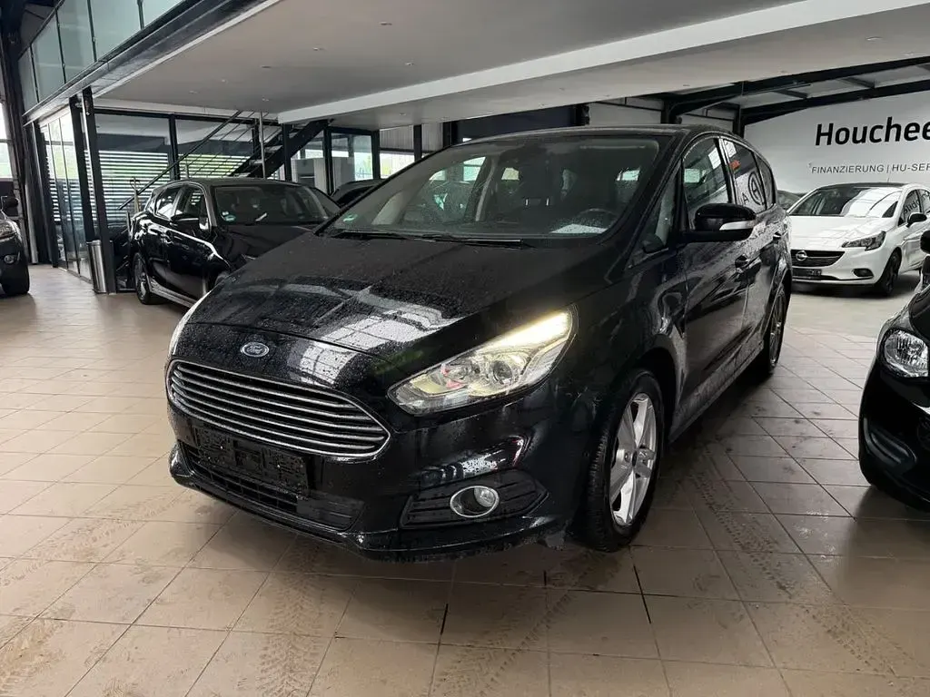 Gebraucht Ford S-MAX Business Edition 160 PS (117 kW) 2017 Schwarz Van / Kleinbus