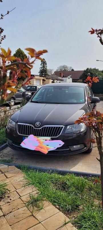 Braun Gebraucht 2013 Skoda Superb Limousine | 5.850 € (Guter Preis) - Bild 1/4