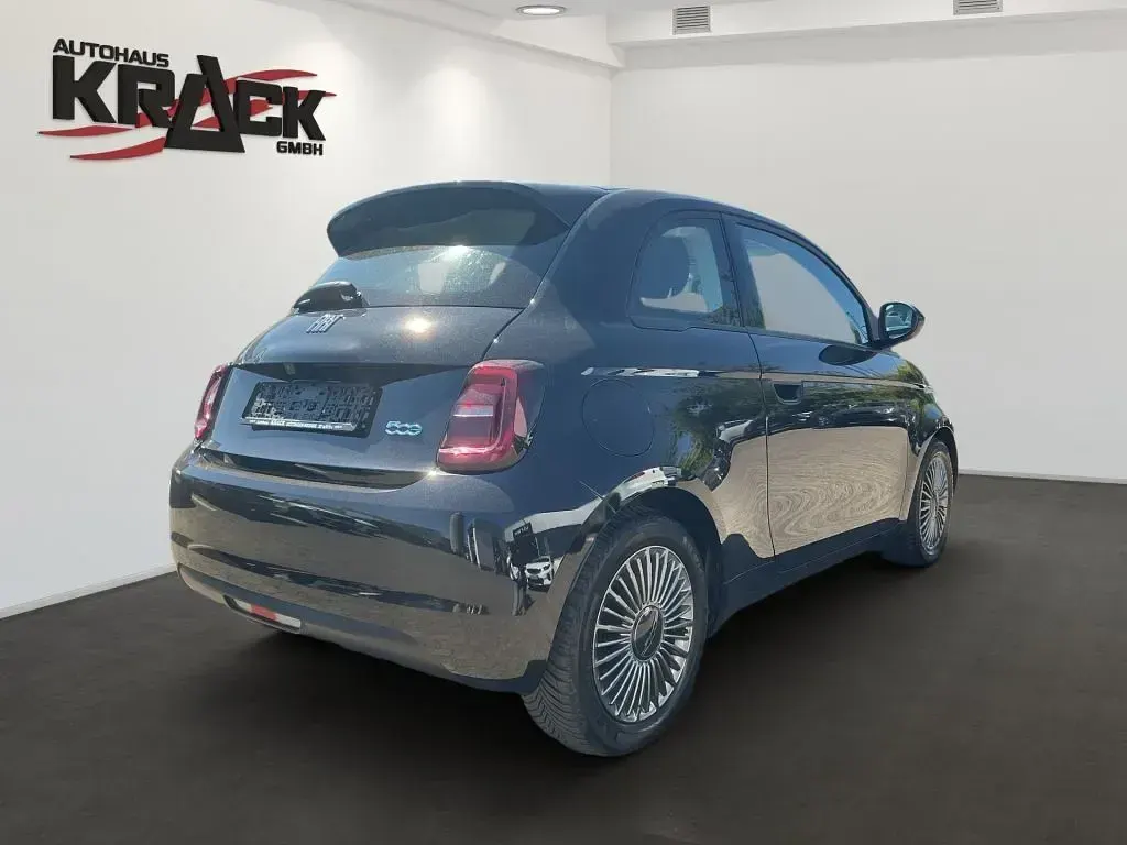 Gebraucht Fiat 500e Icon 86 kW (118 PS) 2022 Onyx schwarz Kleinwagen