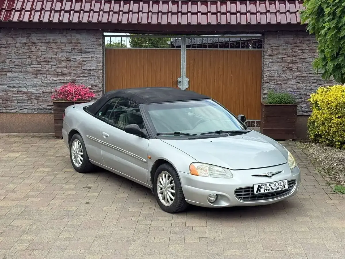 Usado Chrysler Sebring Cabriolet 203 CV (149 kW) 2001 Plateado Descapotable