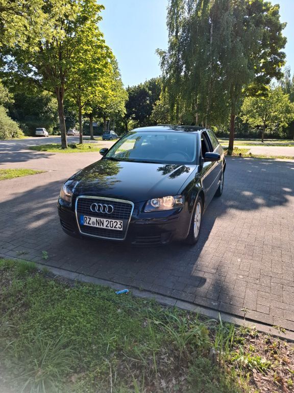 Schwarz Gebraucht 2006 Audi A3 Ambiente Limousine | 1.900 € (Guter Preis) - Bild 1/4