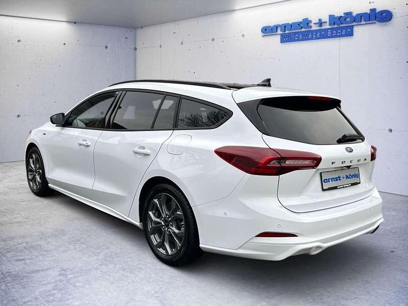 Gebraucht Ford Focus ST-Line X 155 PS (114 kW) 2024 Frozen white Kombi