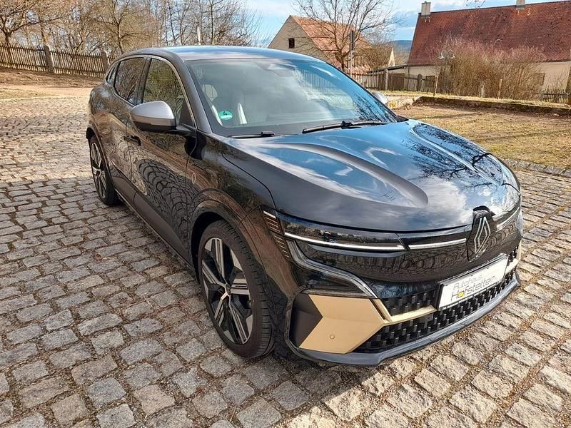 Gebraucht Renault Megane E-Tech Iconic 160 kW (218 PS) 2022 Schwarz Limousine
