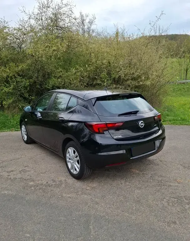 Gebraucht Opel Astra Edition 110 PS (80 kW) 2022 Schwarz Kleinwagen