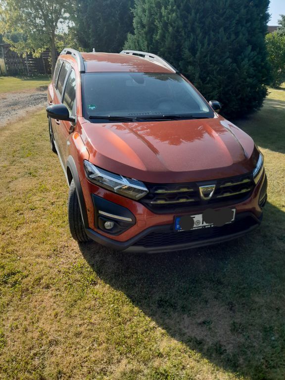 Braun Gebraucht 2022 Dacia Jogger Extreme Limousine | 17.999 € (Fairer Preis) - Bild 1/4