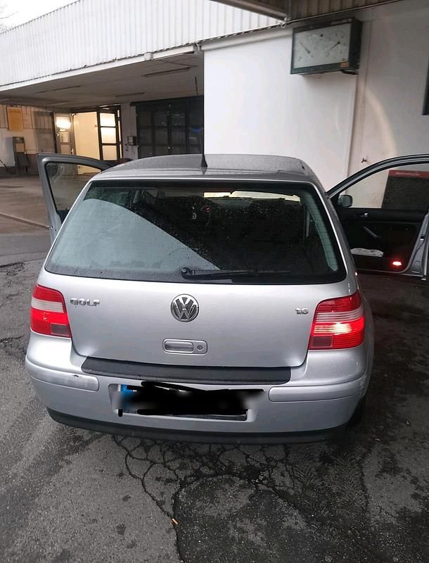 Gebraucht VW Golf IV 101 PS (74 kW) 2003 Silber Limousine