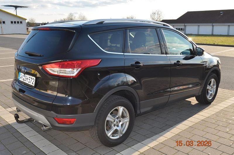 Gebraucht Ford Kuga Titanium 179 PS (131 kW) 2015 Schwarz SUV