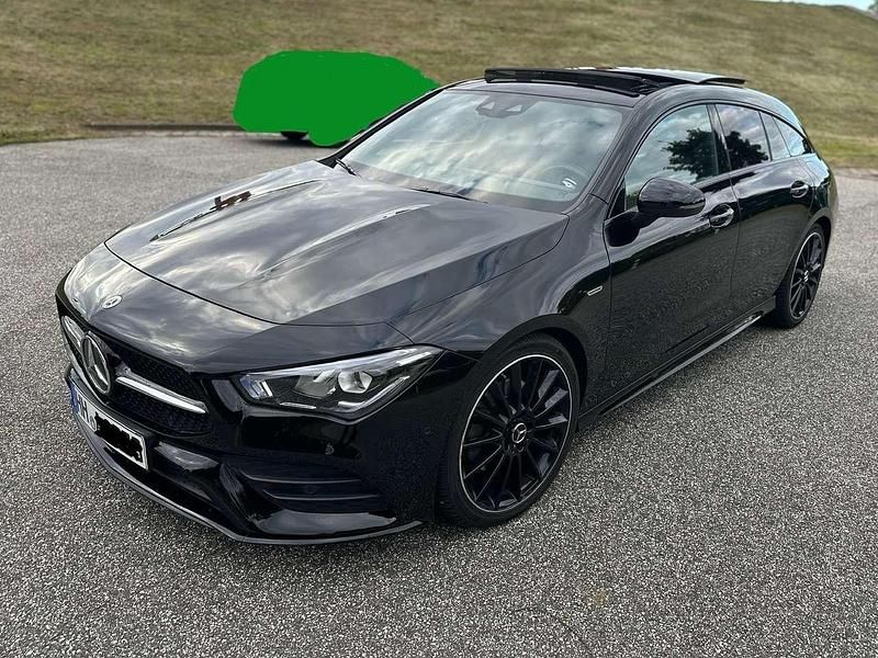 Schwarz Gebraucht 2022 Mercedes CLA220 Shooting Brake AMG Kombi | 33.800 € (Fairer Preis) - Bild 1/4