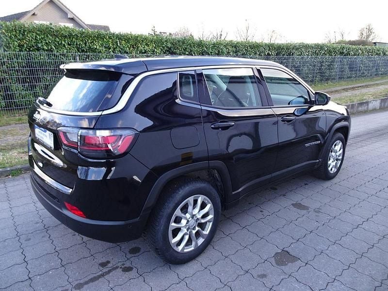 Gebraucht Jeep Compass Altitude 131 PS (96 kW) 2024 Schwarz SUV