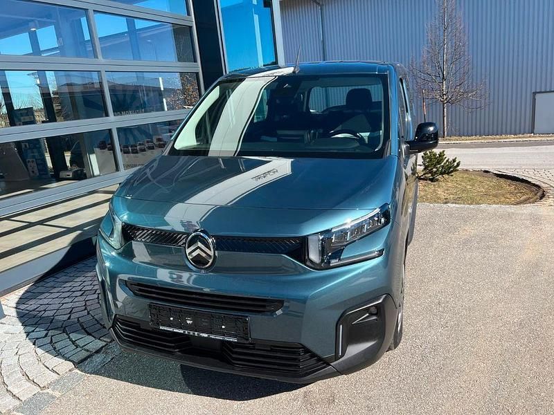 Gebraucht Citroën Berlingo PureTech 110 PS (80 kW) 2024 Blau Van / Kleinbus