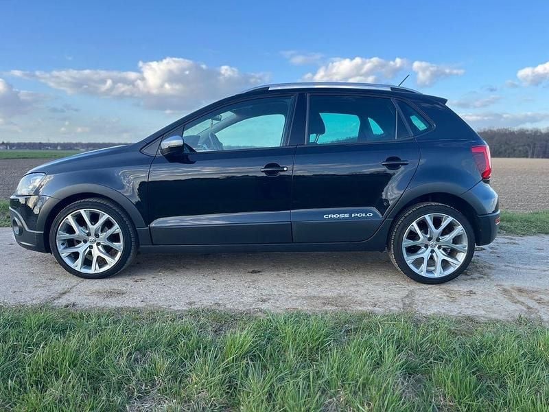 Gebraucht VW Polo Cross 90 PS (66 kW) 2014 Schwarz Kleinwagen