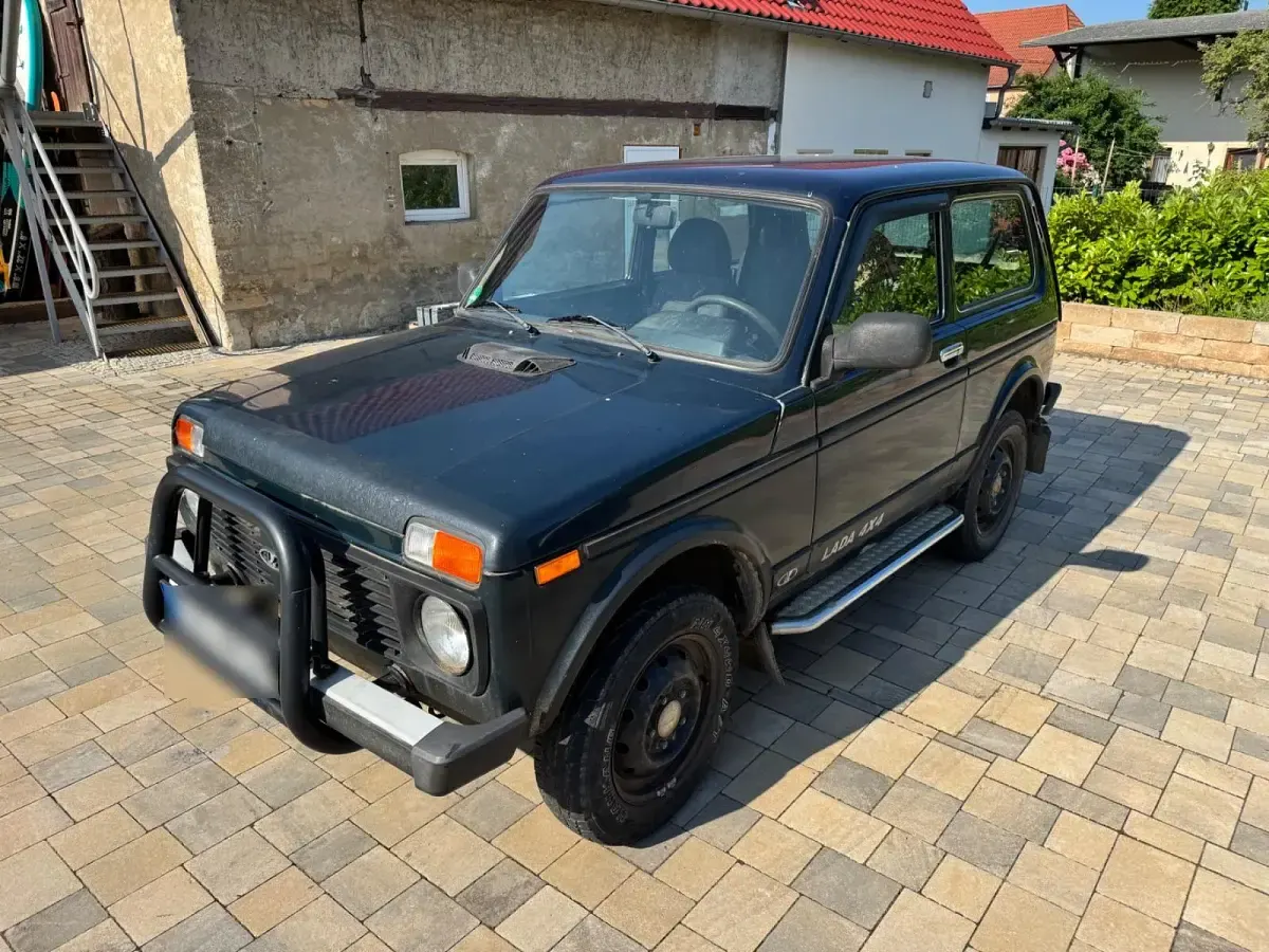 Gebraucht Lada niva 83 PS (61 kW) 2012 Grün SUV
