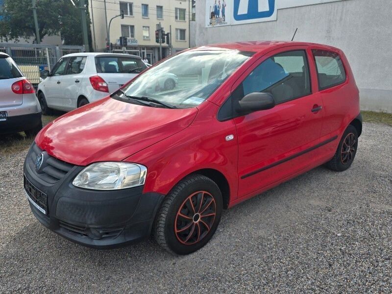 Tornadorot Gebraucht 2010 VW Fox Basis Kleinwagen | 2.900 € (Fairer Preis) - Bild 1/4