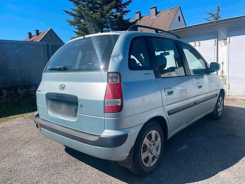 Second-hand Hyundai Matrix 103 CP (75 kW) 2007 Albastru Monovolum