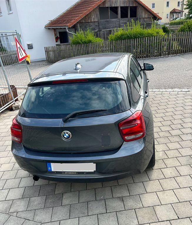Gebraucht BMW 116 136 PS (100 kW) 2012 Grau Kleinwagen