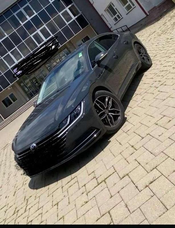 Gebraucht VW Arteon Basis 150 PS (110 kW) 2018 Grau Kleinwagen