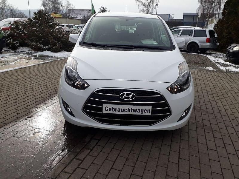 Gebraucht Hyundai ix20 Classic 90 PS (66 kW) 2016 Weiß Kleinwagen