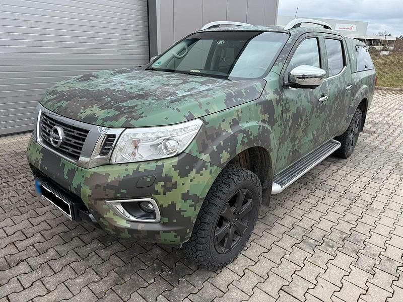 Gebraucht Nissan Navara Tekna 190 PS (139 kW) 2016 Schwarz Pickup