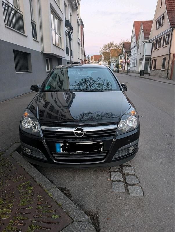 Gebraucht Opel Astra 105 PS (77 kW) 2006 Schwarz Kleinwagen